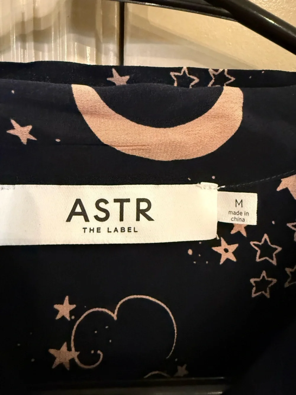 ASTR the Label Mabry Tie Neck Shit size medium - Picture 5 of 10